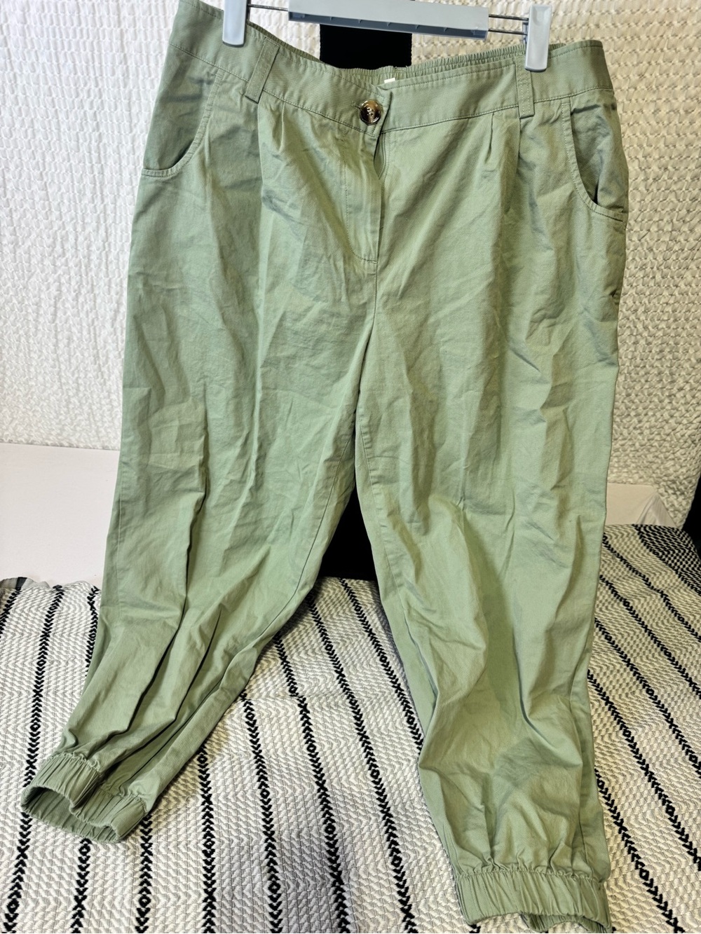 HALARA Light Olive Green Casual Cotton Chinos